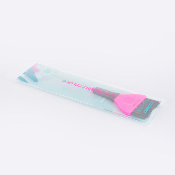 Tinta con dente metallico Needle Color di Elma Beauty Shop, tubo di colore metallico con etichetta sul packaging.